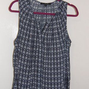 Blue print sleeveless blouse